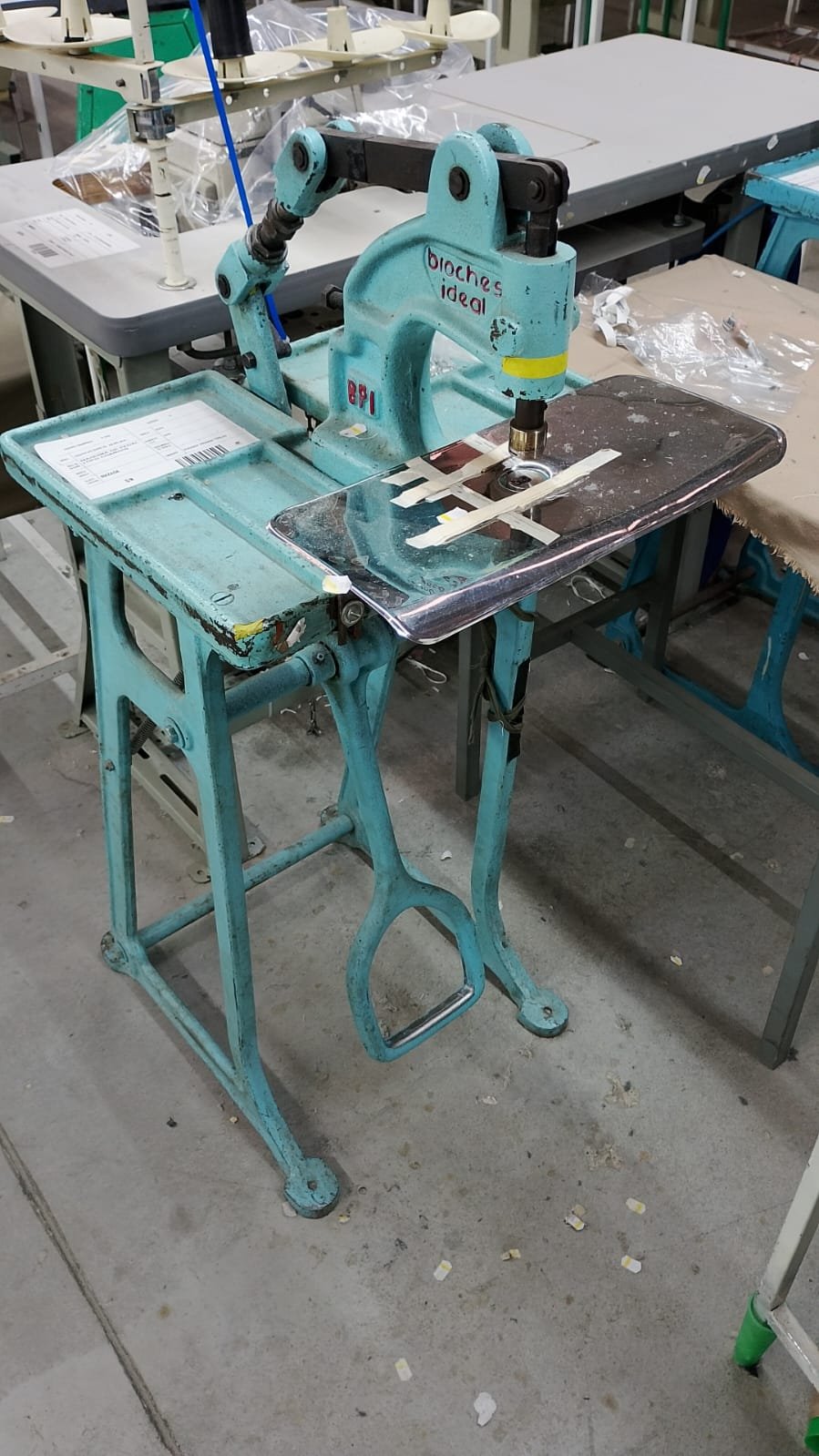 MAQUINA DE PEDAL (TIPO CHANGO)