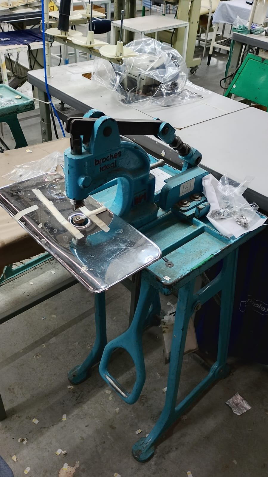 MAQUINA DE PEDAL (TIPO CHANGO)