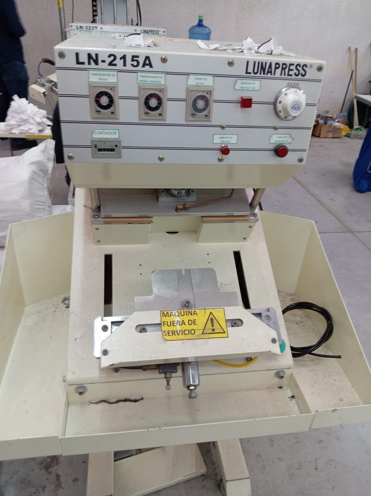 HORMADORA PUÑO Y CARTERA CAMISA