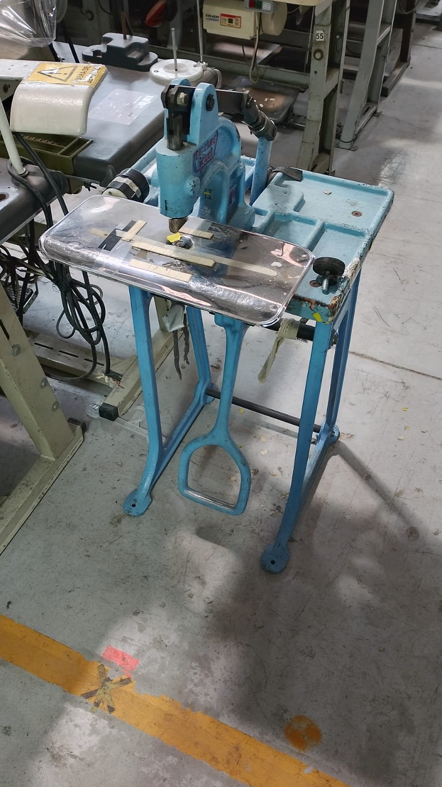 MAQUINA DE PEDAL (TIPO CHANGO)