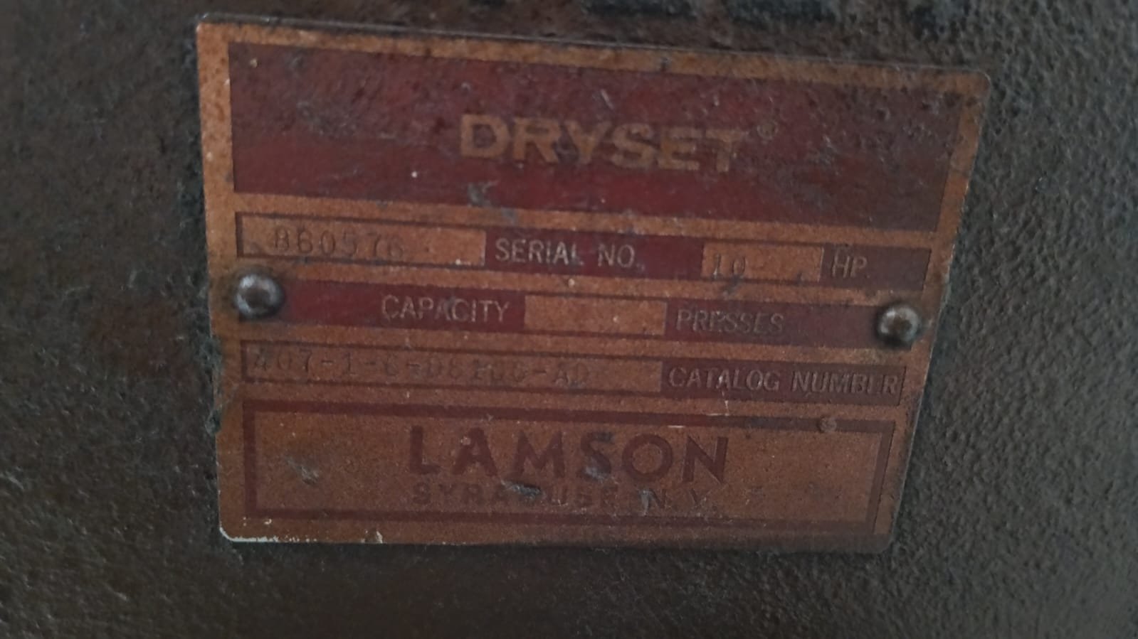 BOMBA DE VACIO Y TANQUE