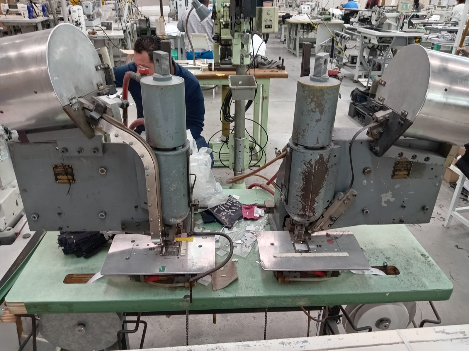 MAQUINA PARA PEGAR BROCHE